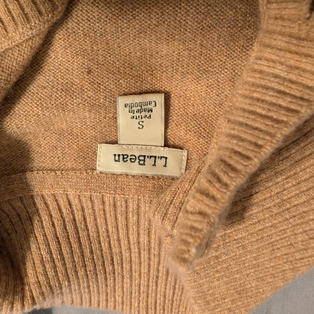L.L. Bean 100% Cashmere Cardigan Small Petite Tan/Honey Color NWOT - Picture 4 of 8